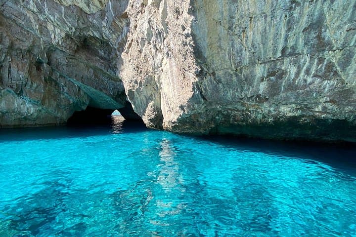 Half day tour of Capri by private boat — photo 1 of 27