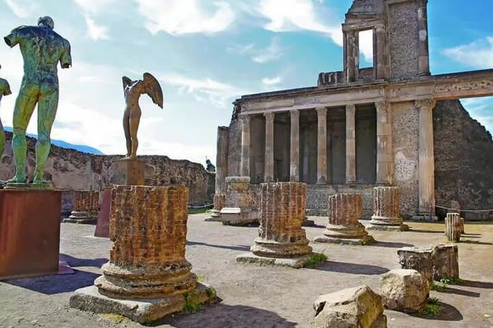 Private Tour Pompeii excavations — photo 1 of 9