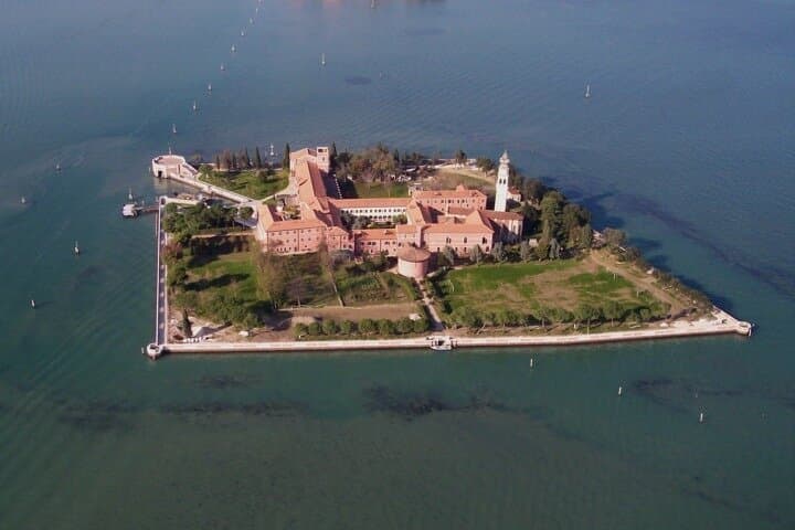 Tour to the islands of San Servolo and San Lazzaro degli Armeni — photo 1 of 15