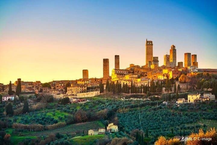 Private tour Siena, San Gimignano and Monteriggioni, lunch in the cellar — photo 1 of 9
