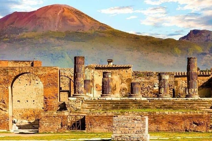 Explore Pompeii: Private Tour, Wine Tasting & Lunch — photo 1 of 5