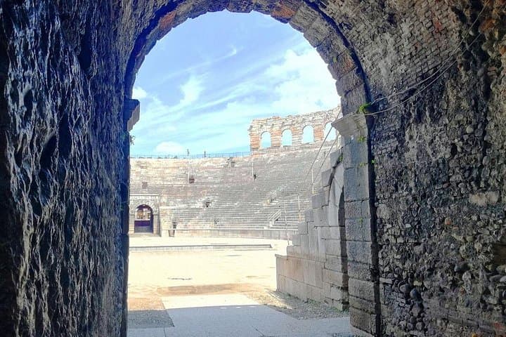 Tour to the Arena di Verona at the Gladiator's Time — photo 1 of 8