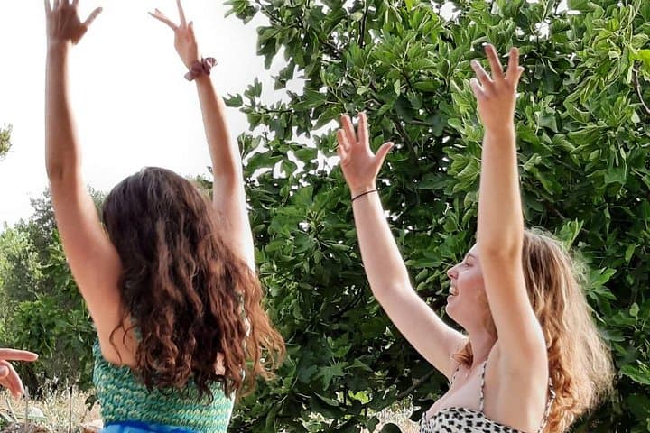 Dancing under the olive trees: typical Pizzica and Taranta Dances — photo 1 of 14