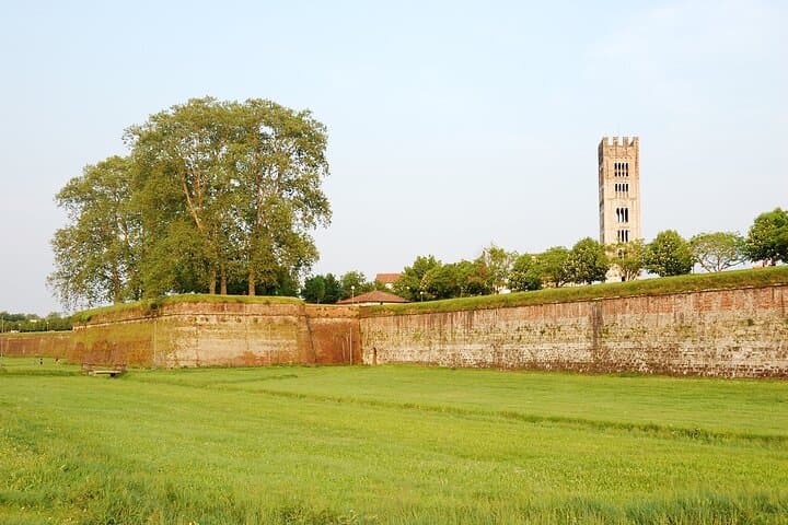 Self-guided Bike Tour from Lucca to Pisa — photo 1 of 7