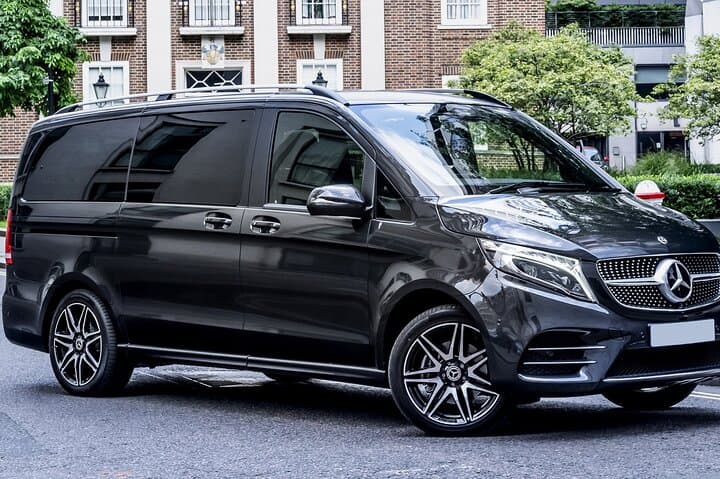 Milan Airport Transfer: Linate Airport LIN to Milan City in Luxury Van — photo 1 of 10