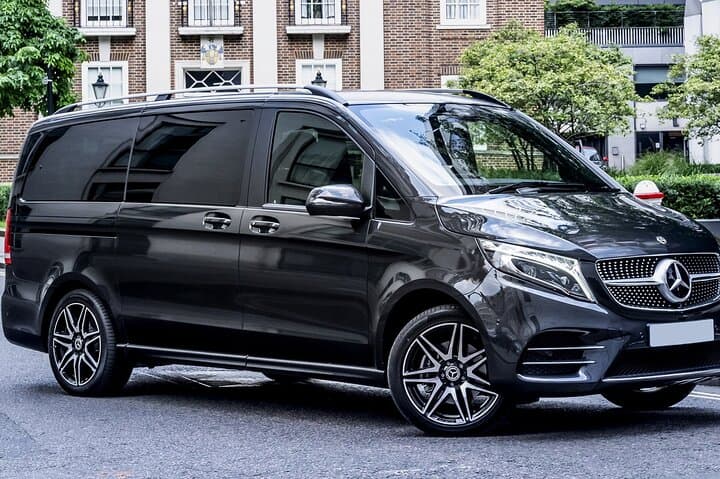 Private Transfer: Toulouse Airport TLS to Toulouse by Luxury Van — photo 1 of 8