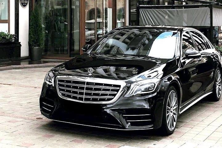 Airport Transfer: Milan to Linate Airport LIN by Luxury Car — photo 1 of 9