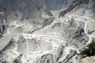 PRIVATE TOUR: Tour of the Carrara Marble Quarries & Wine Experience in Luni
