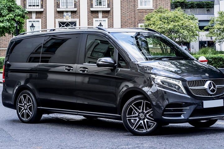 Arrival Private Transfer: Malpensa Airport MXP to Milan in Luxury Van — photo 1 of 10