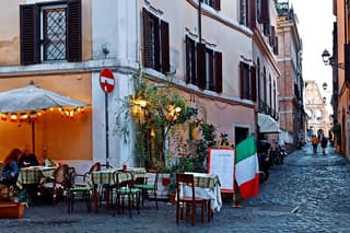 Wine Tasting Tour in Rome around Rione Monti