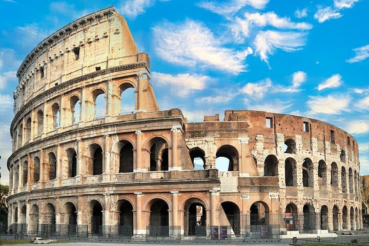 Colosseum, Palatine Hill and Roman Forum with Guided Tour — photo 1 of 25