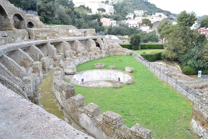 Tour of the Museum and Roman Baths of Baia with an archaeologist — photo 1 of 11
