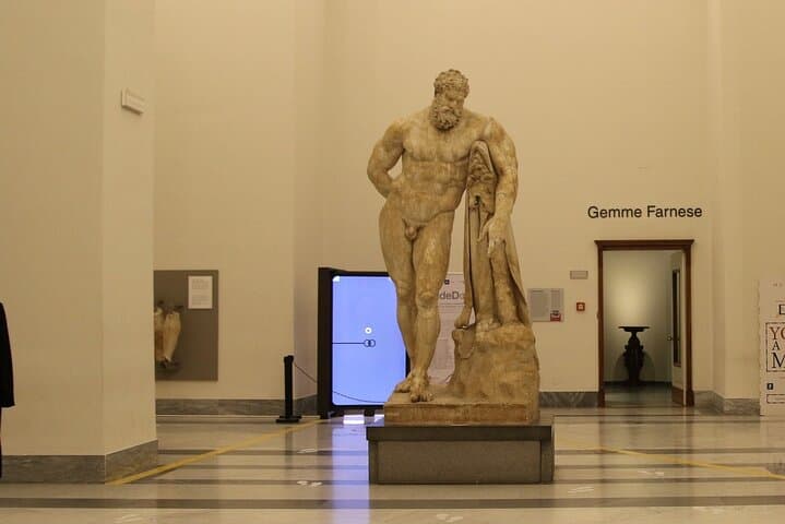 Tour in the National Archaeological Museum of Naples with an archaeologist — photo 1 of 6