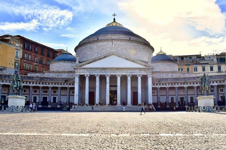 Tour of the Monumental Naples with an art expert — photo 1 of 10