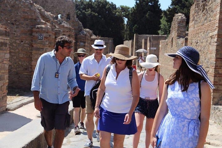 Pompeii 3 Hours Walking Tour Led by an Archaeologist — photo 1 of 9