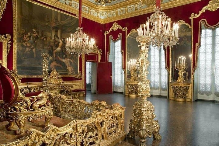 Genoa: Private Royal Palace, Rolli Palaces & walking guided tour — photo 1 of 7