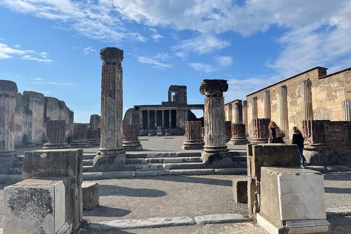 Pompeii Skip-the-Line Entry Small Group Guided Tour — photo 1 of 14