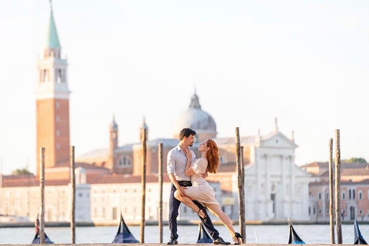 Private Romantic 2-hour Photo Shoot in Venice — photo 1 of 28