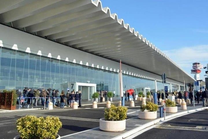 Transfer from Venice Airport to Garda Lake with Private Driver — photo 1 of 6