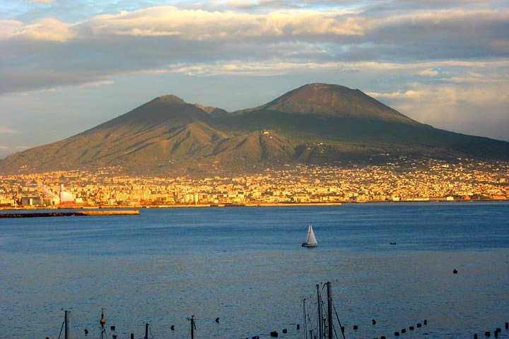 NAPLES private tour: Stroll through the iconic monumental Naples — photo 1 of 13