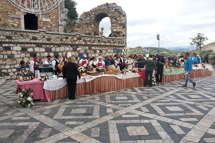 Best of Godfather and Taormina Tour with Street Food Tasting — photo 1 of 6