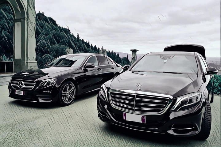 Hire a driver for The Mall Outlet - Limousine Service Florence — photo 1 of 14