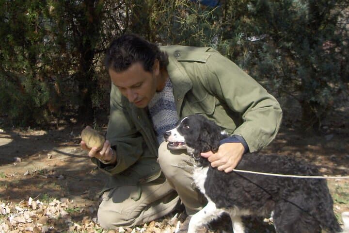 Truffle Hunting & Tasting in San Miniato Tuscany with Dogs — photo 1 of 9