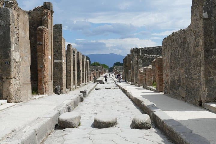 Pompeii and Herculaneum with Wine Tour — photo 1 of 9