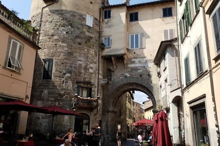 Walking tour of Lucca and its walls — photo 1 of 6