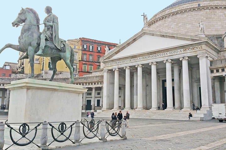 Tour of the historic center of Naples and National Archaeological Museum with local guide — photo 1 of 6