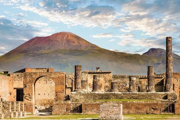 Private tour of Pompeii and Vesuvius from Amalfi Coast — photo 1 of 6