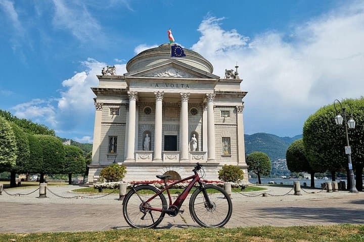 La Dolcevita E-Bike Tour - Moltrasio & Laglio — photo 1 of 7