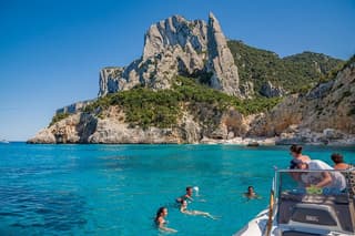 Cala Mariolu tour with Swim Stops