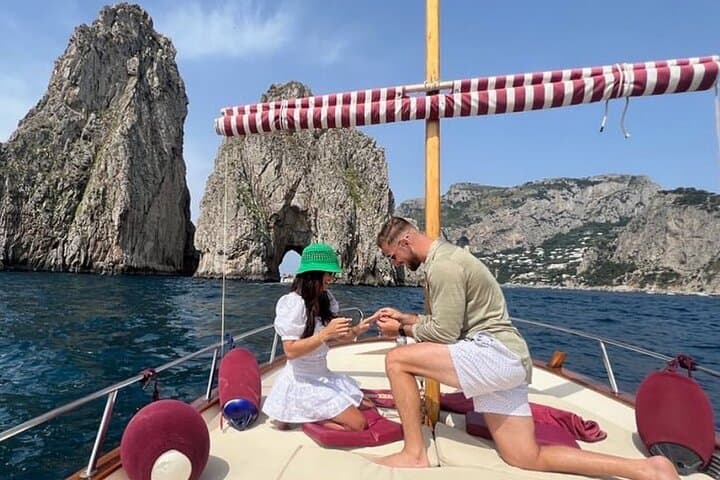 Private Island of Capri Boat Tour for Couples — photo 1 of 12
