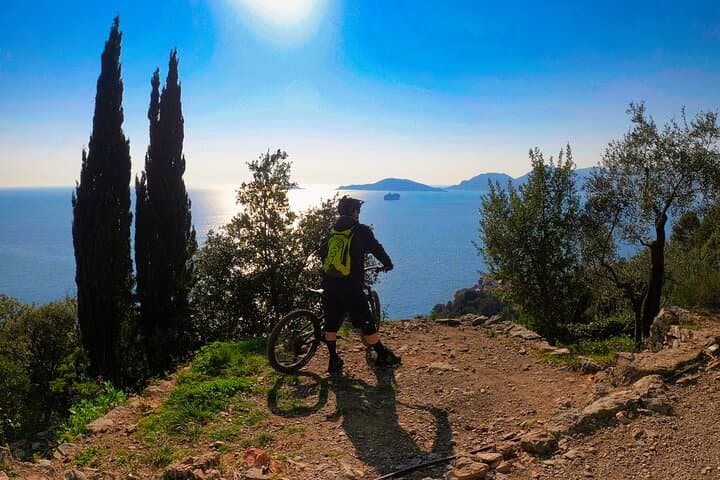 4-Hour E-Bike Guided Tour of the Tellaro and Montemarcello Villages — photo 1 of 7