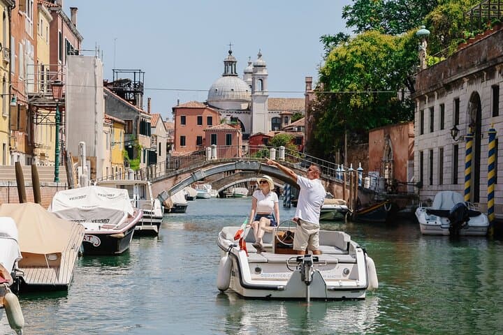 Venice: The Hidden Canals on an Electric Boat — photo 1 of 15