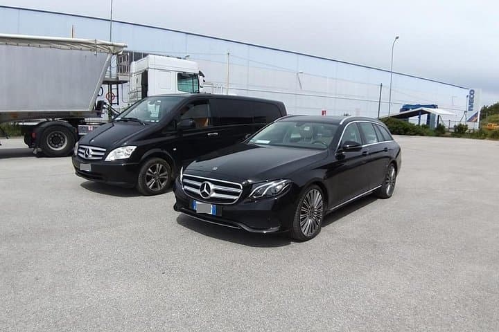 Florence Airport (FLR) to Florence hotels - Round-Trip Private Transfer — photo 1 of 16