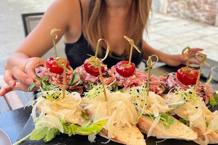 Venice Food Tour with 6+ Tastings with Cicchetti, Spritz & More — photo 1 of 12