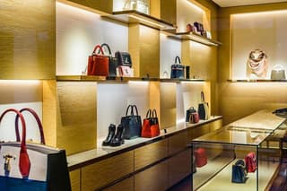 Florence shopping outlet visit 4 hours with private driver
