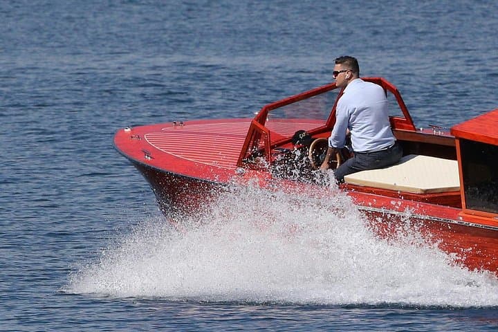 2 Hours Private Wooden Boat Tour on Lake Como 10 pax — photo 1 of 7