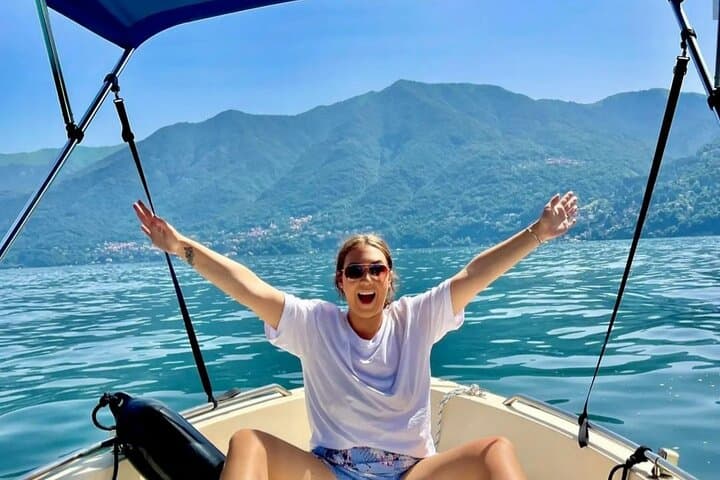 1 Hour Boat Rental Without License 40cv Engine on Lake Como — photo 1 of 6