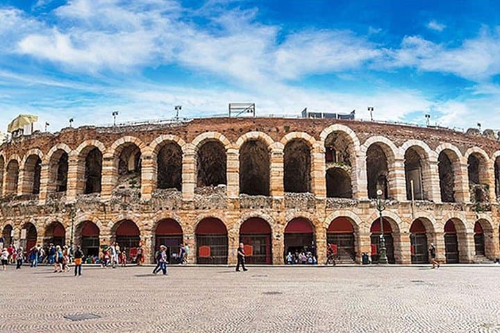Visit Verona on foot with the Audio guide app for Smartphone — photo 1 of 8