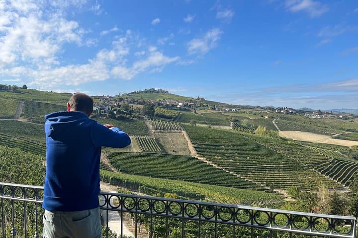 Private Barolo Wine Tour with Winemaker from Turin — photo 1 of 9