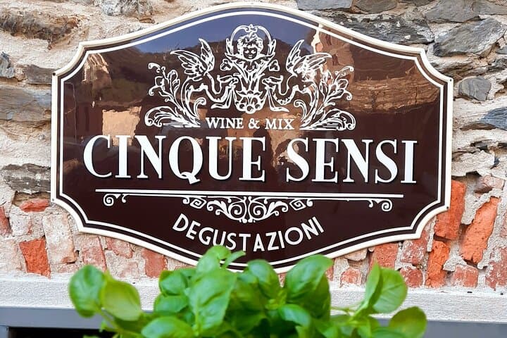 Pesto Class and Wine Tasting in Vernazza, Cinque Terre — photo 1 of 26