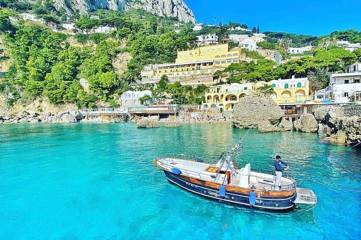 2-Hour Private Boat Tour to the Natural Beauties of Capri — photo 1 of 13