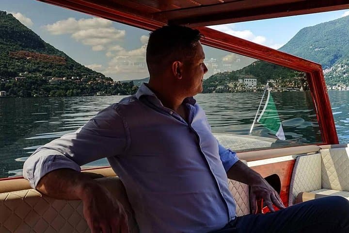 2 Hours Private Wooden Boat Tour on Lake Como 6 pax — photo 1 of 8