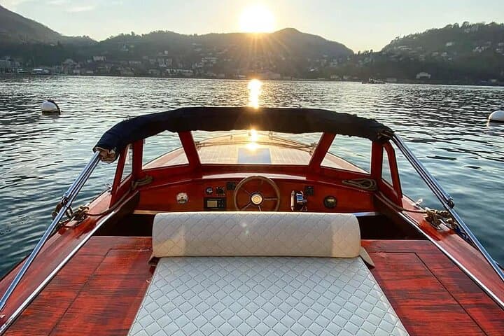 Lake Como Private Wooden Boat Tour & Italian Glamour — photo 1 of 34