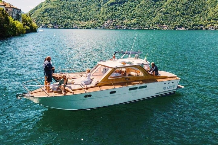 Private Tour Open Bar Classic Wooden Boat Lake Como 2H 4H — photo 1 of 22