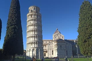 PRIVATE EXCURSION: Pisa and Lucca – Lunch & Wine Tastings