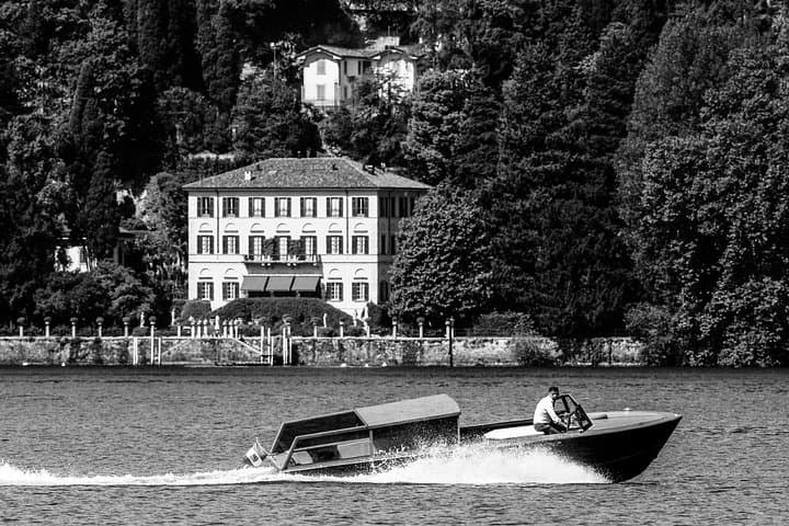 4 Hours Private Wooden Boat Tour stop Bellagio Varenna 6 pax — photo 1 of 7